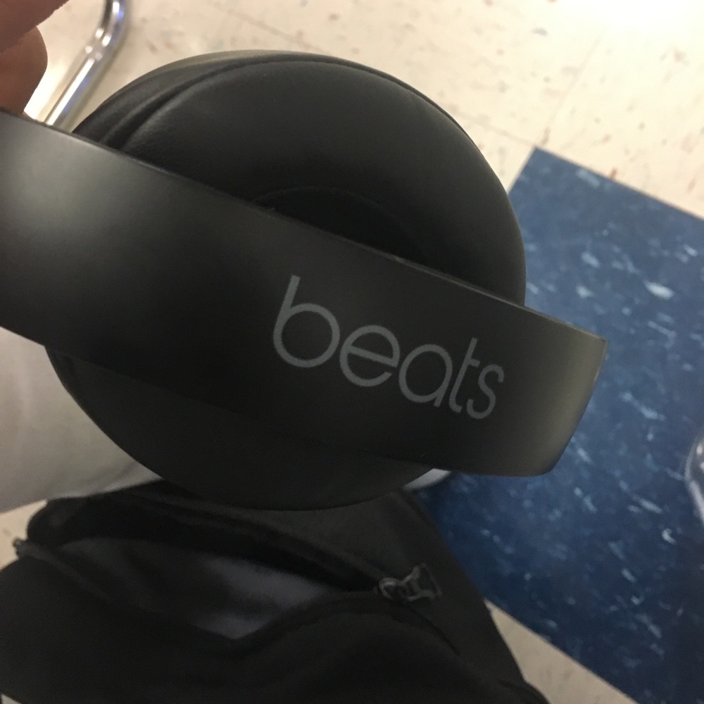 Beats studio 2s - Picture 3 of 3